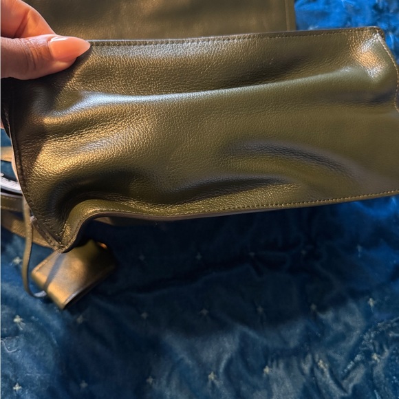 New Authentic Prada Flap Bag in Hunter Green - Picture 3 of 6